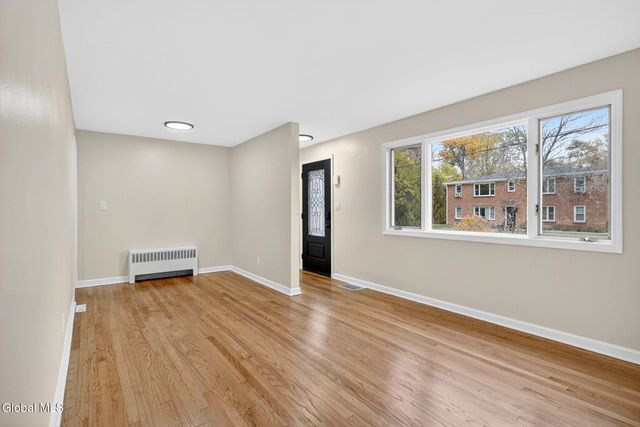 18 Anthony Lane, Colonie, NY 12205