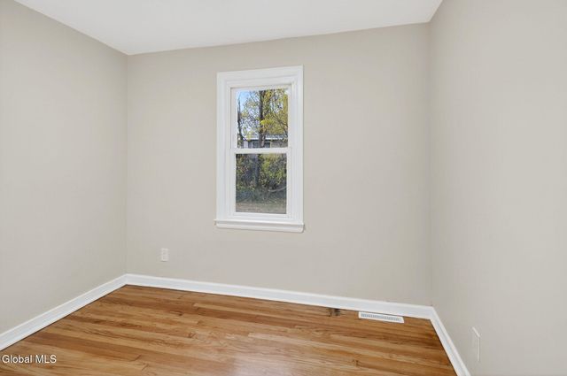 18 Anthony Lane, Colonie, NY 12205