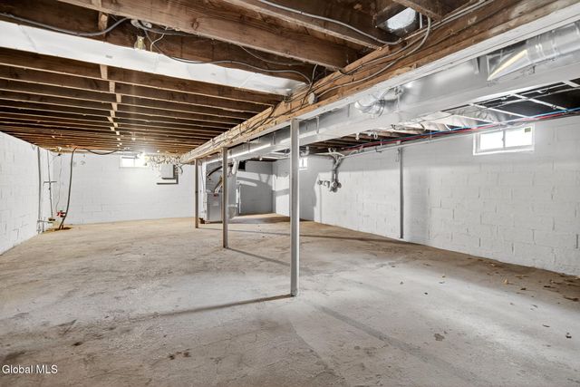 18 Anthony Lane, Colonie, NY 12205