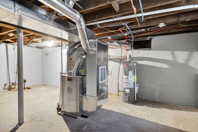 18 Anthony Lane, Colonie, NY 12205