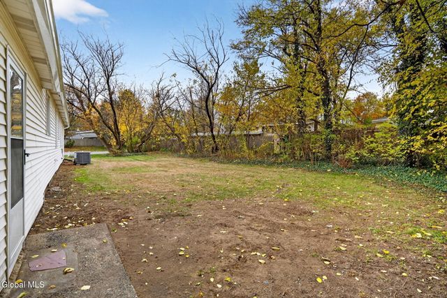 18 Anthony Lane, Colonie, NY 12205