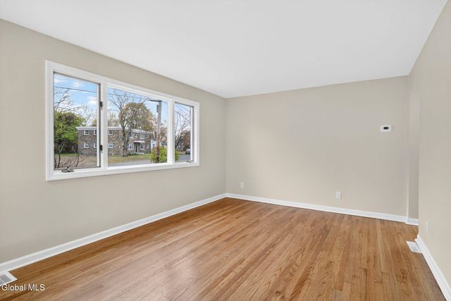 18 Anthony Lane, Colonie, NY 12205