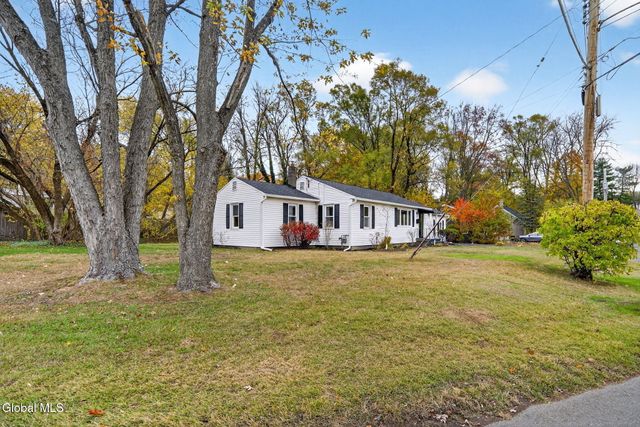 18 Anthony Lane, Colonie, NY 12205