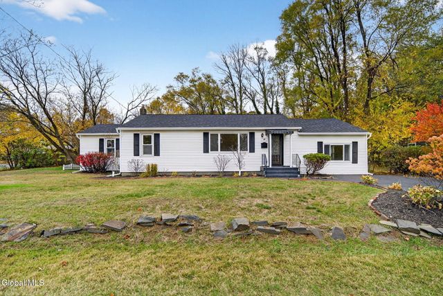 18 Anthony Lane, Colonie, NY 12205