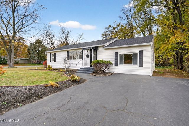 18 Anthony Lane, Colonie, NY 12205