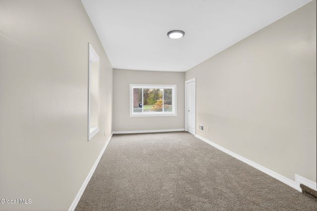 18 Anthony Lane, Colonie, NY 12205