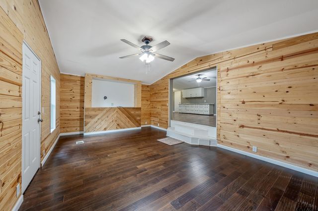 360 W Elm Street, Murchison, TX 75778