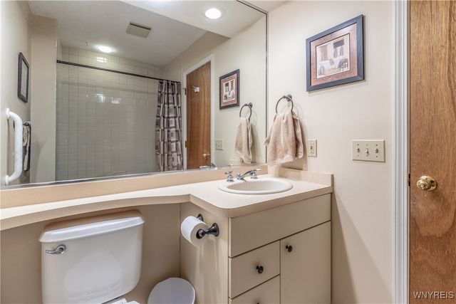 162 Peppertree Drive B, Amherst, NY 14228