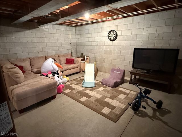 8340 Claus Road, Amherst, OH 44001