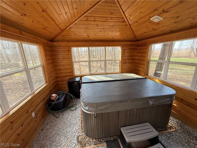 8340 Claus Road, Amherst, OH 44001