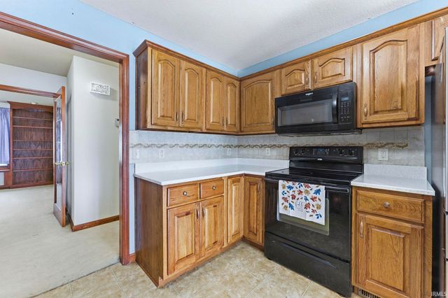 8521 Forsythia Court, Fort Wayne, IN 46818