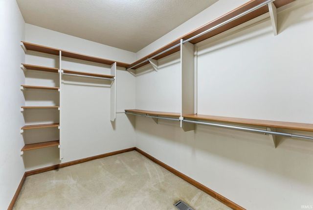 8521 Forsythia Court, Fort Wayne, IN 46818