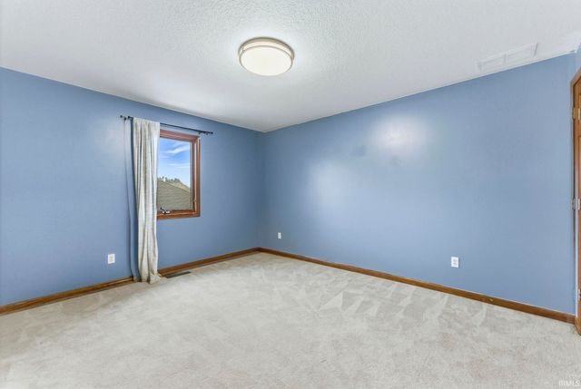 8521 Forsythia Court, Fort Wayne, IN 46818