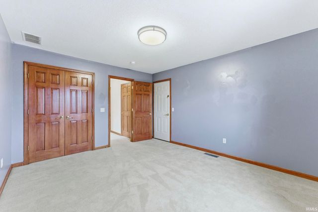 8521 Forsythia Court, Fort Wayne, IN 46818
