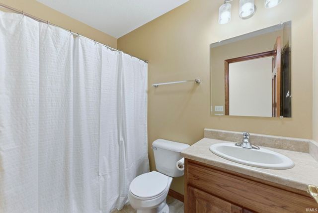 8521 Forsythia Court, Fort Wayne, IN 46818