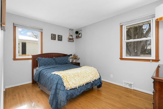 4957 Virginia Avenue N, New Hope, MN 55428