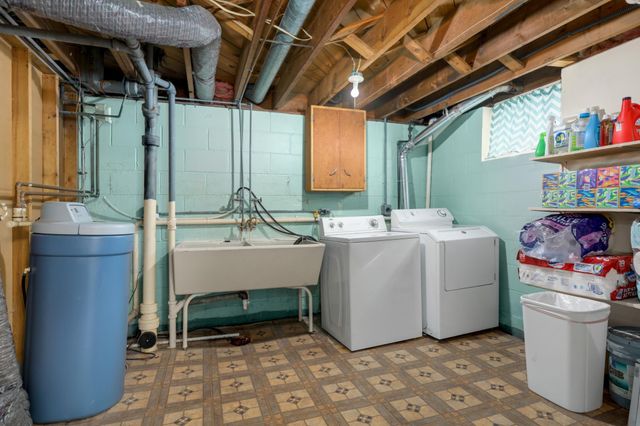 4957 Virginia Avenue N, New Hope, MN 55428