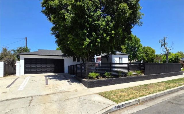 14007 Parthenia, Panorama City, CA 91402
