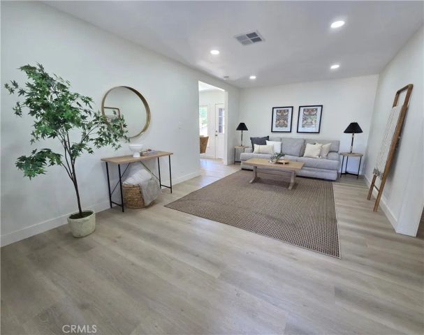 14007 Parthenia, Panorama City, CA 91402