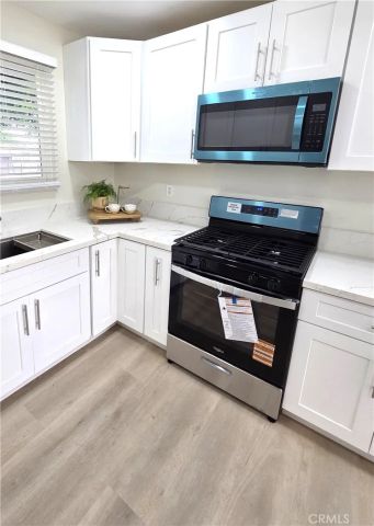 14007 Parthenia, Panorama City, CA 91402