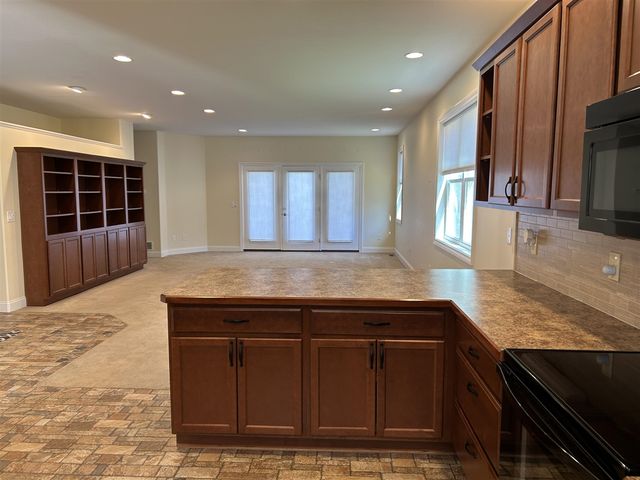 1268 Blue Heron Drive, Ludington, MI 49431