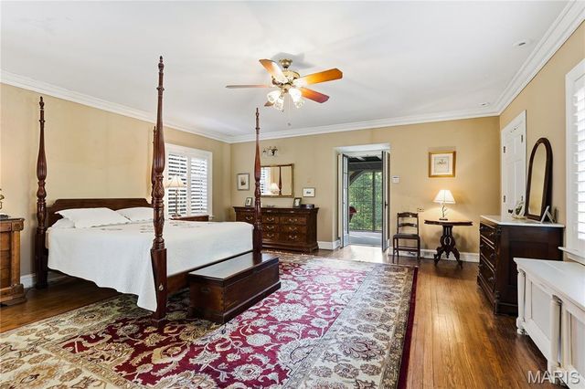 8 Carrswold Drive, Clayton, MO 63105