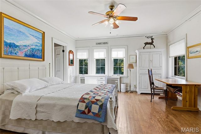 8 Carrswold Drive, Clayton, MO 63105