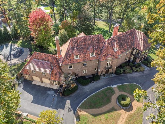 8 Carrswold Drive, Clayton, MO 63105