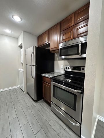 3300 Pebblebrook Drive 82, Seabrook, TX 77586