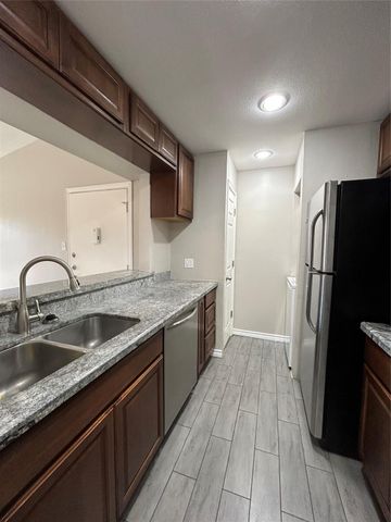 3300 Pebblebrook Drive 82, Seabrook, TX 77586