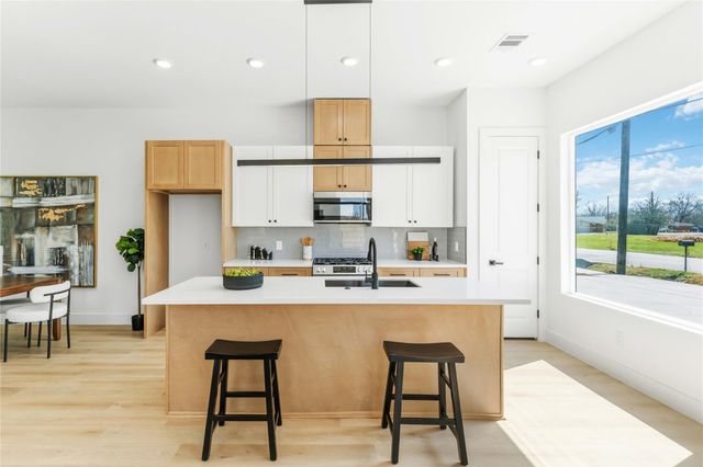 4015 Stassen Street A-B, Houston, TX 77051