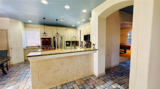 6115 Cloud Peak Court, Bakersfield, CA 93313