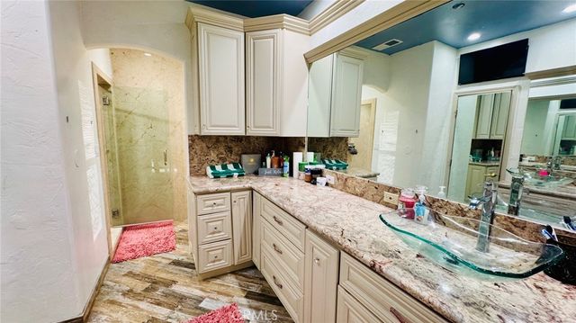 6115 Cloud Peak Court, Bakersfield, CA 93313