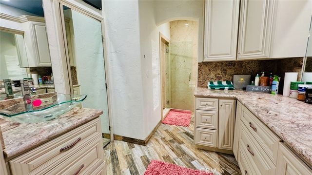 6115 Cloud Peak Court, Bakersfield, CA 93313