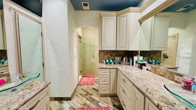 6115 Cloud Peak Court, Bakersfield, CA 93313