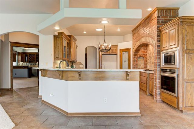 18808 Shilstone Way, Edmond, OK 73012