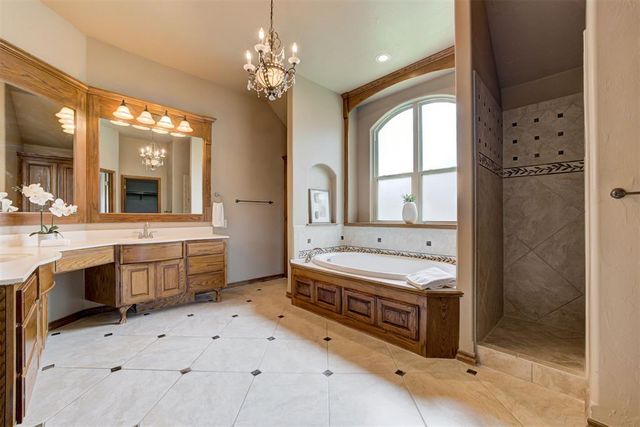 18808 Shilstone Way, Edmond, OK 73012
