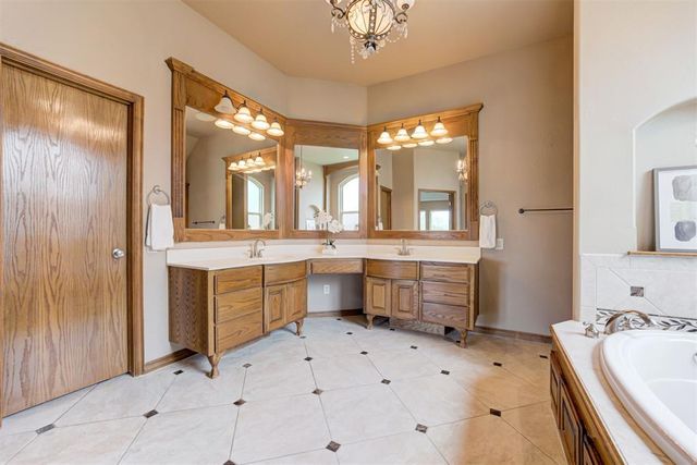 18808 Shilstone Way, Edmond, OK 73012