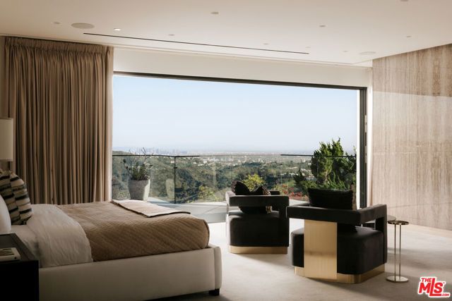 2180 Stradella Road, Los Angeles, CA 90077