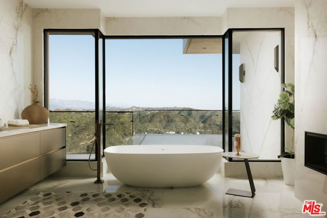 2180 Stradella Road, Los Angeles, CA 90077