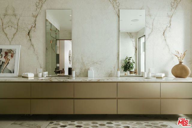 2180 Stradella Road, Los Angeles, CA 90077