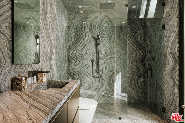 2180 Stradella Road, Los Angeles, CA 90077