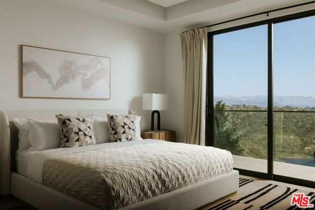 2180 Stradella Road, Los Angeles, CA 90077