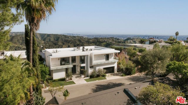 2180 Stradella Road, Los Angeles, CA 90077