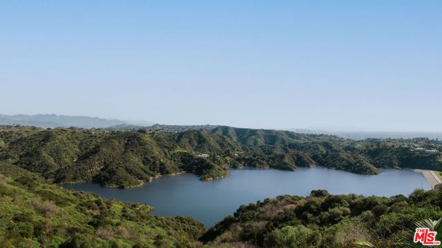 2180 Stradella Road, Los Angeles, CA 90077