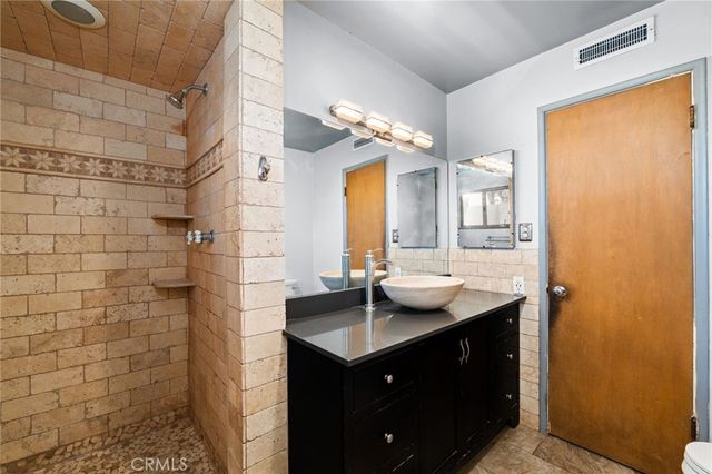 3024 Pine, Riverside, CA 92501