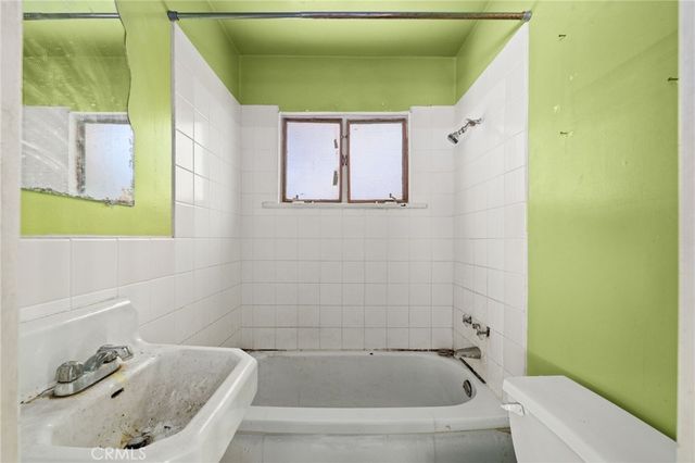 3024 Pine, Riverside, CA 92501