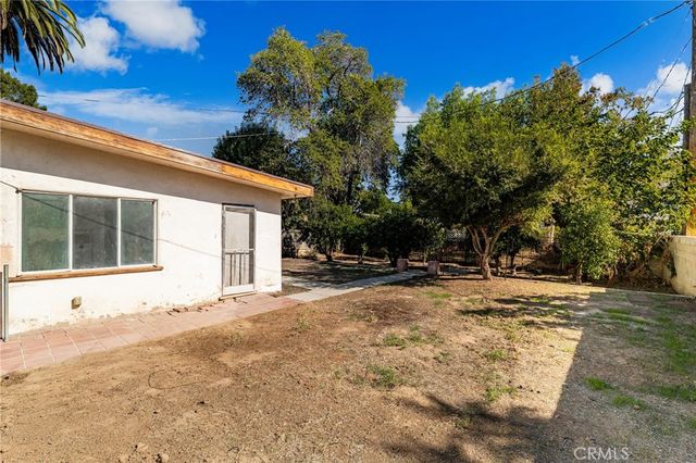 3024 Pine, Riverside, CA 92501