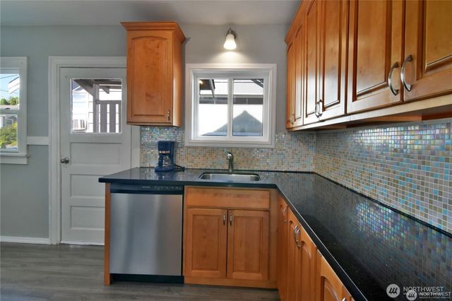 328 NE 52nd Street, Seattle, WA 98105