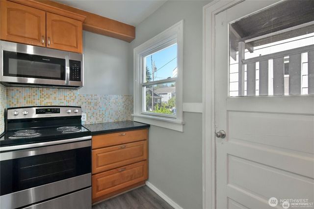328 NE 52nd Street, Seattle, WA 98105